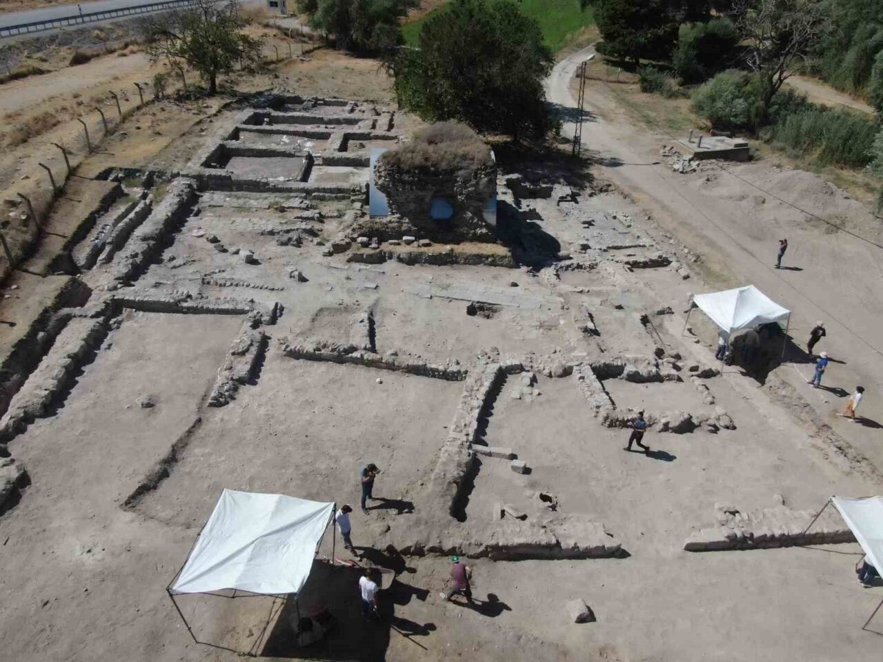 Kayseri’de devam eden arkeolojik kazılarda şehrin bilinmeyenleri ortaya çıkartılıyor. ’Açık