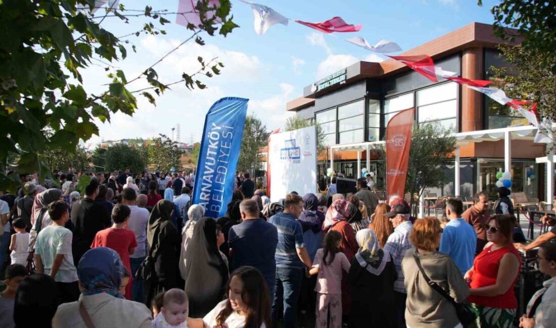 Arnavutköy Belediyesi’nin projelerinden biri olan Hadımköy Sosyal Tesisi düzenlenen törenle