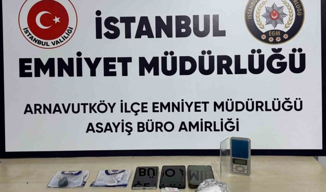 İstanbul’un Arnavutköy ilçesinde uyuşturucu satıcılarına yönelik gerçekleştirilen operasyonda gözaltına alınan