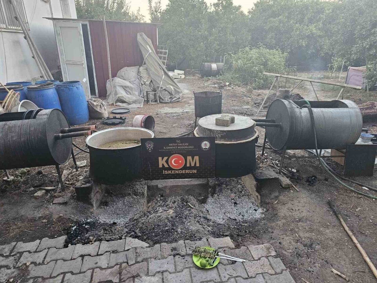 Hatay’ın Arsuz ilçesinde belirlenen 2 adreste yapılan aramada 2 bin