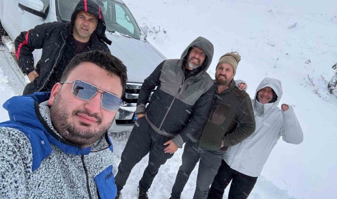 Artvin’in Şavşat ilçesinde hafta sonu yürüyüşe çıkan bir grup gezgin,