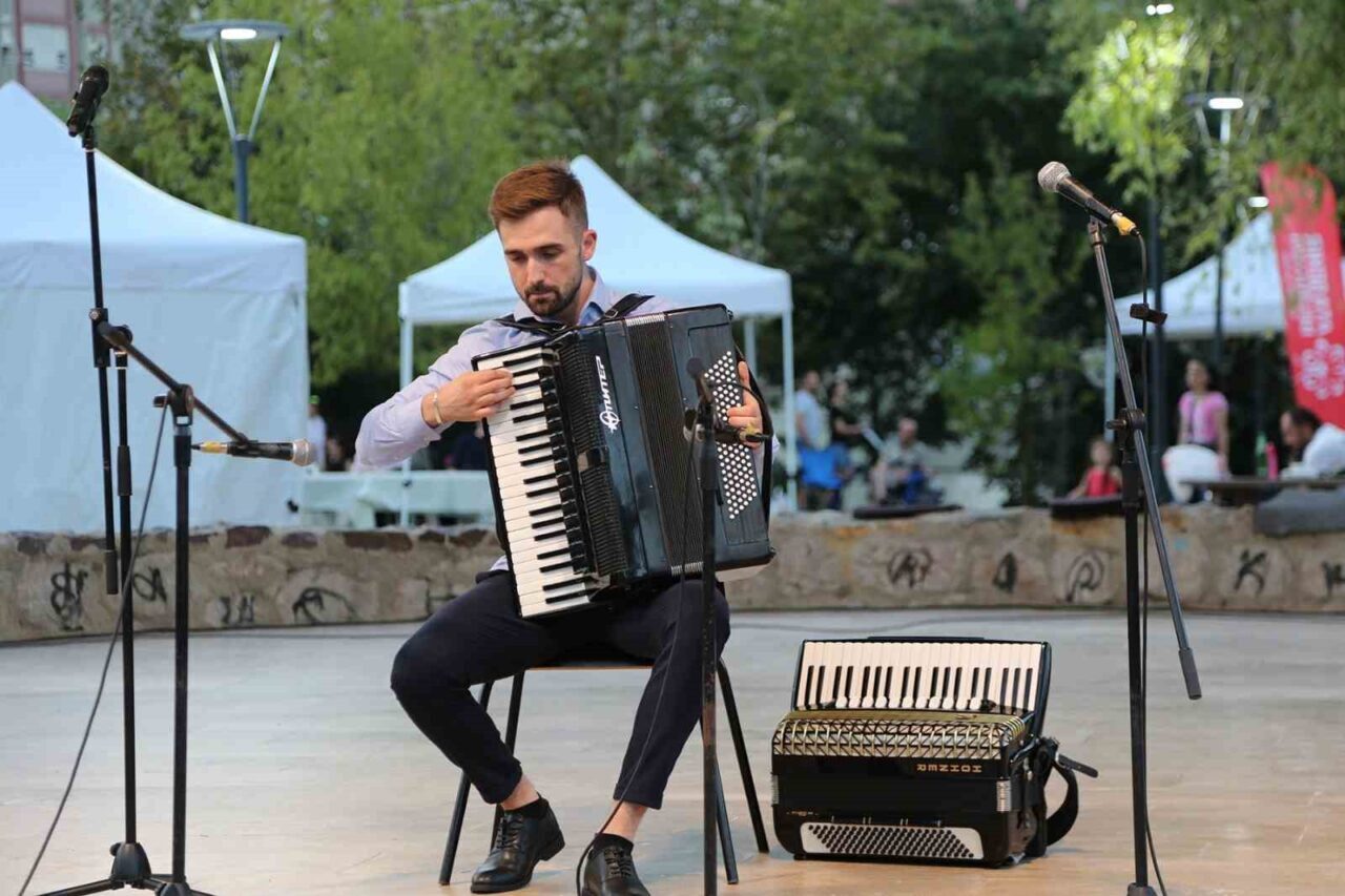 Ataşehir Belediyesi, müzikseverleri unutulmaz bir sanat deneyimine davet ediyor. 5.
