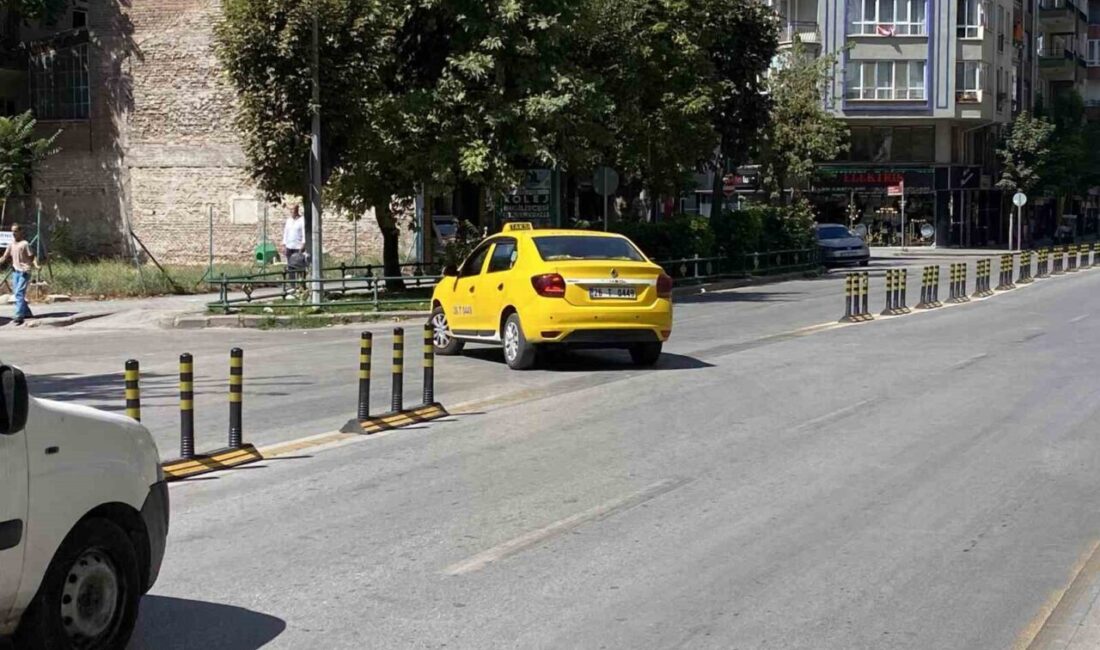 Eskişehir’de Atatürk Caddesi ve Ercan Sokak kesişiminden duba konulmadığı için