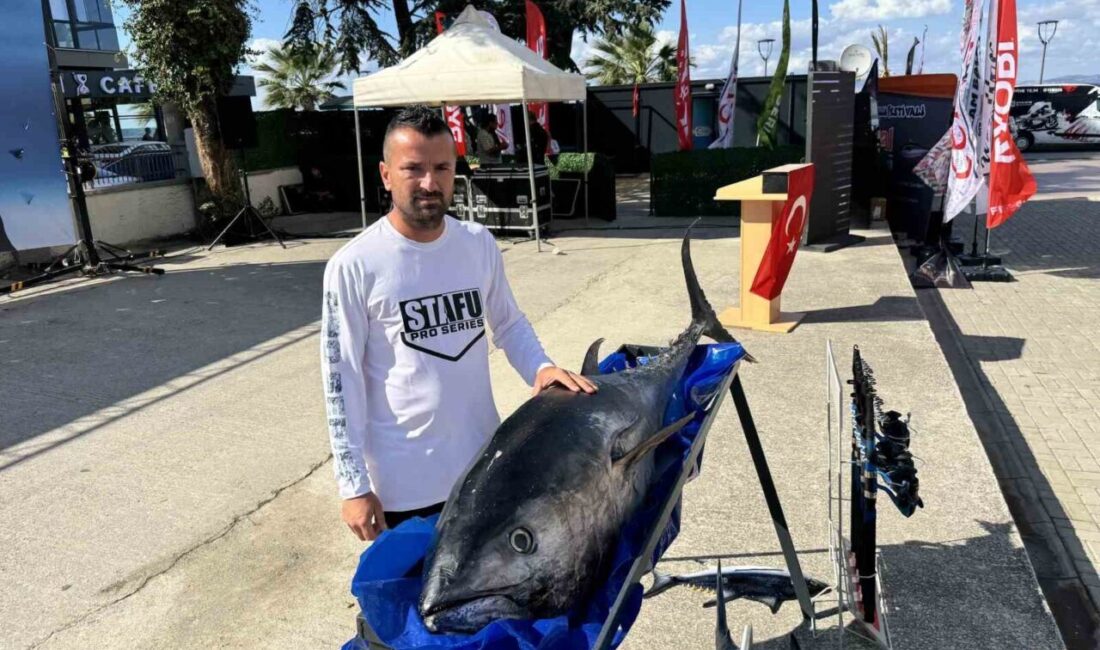 Yalova’da sportif balıkçı Selçuk Koşar, Ege Denizi’nde avladığı orkinosları bu