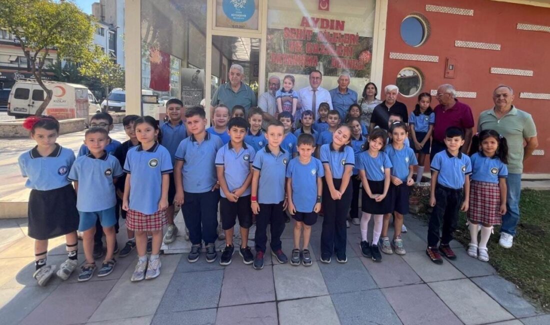 Aydın Cumhuriyet İlkokulu öğrencileri, Aydın Şehit ve Gaziler Derneği’ni ziyaret