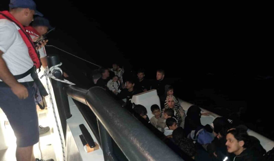 Aydın’ın Didim ilçesinde sahil güvenlik ekipleri tarafından 17 düzensiz göçmen