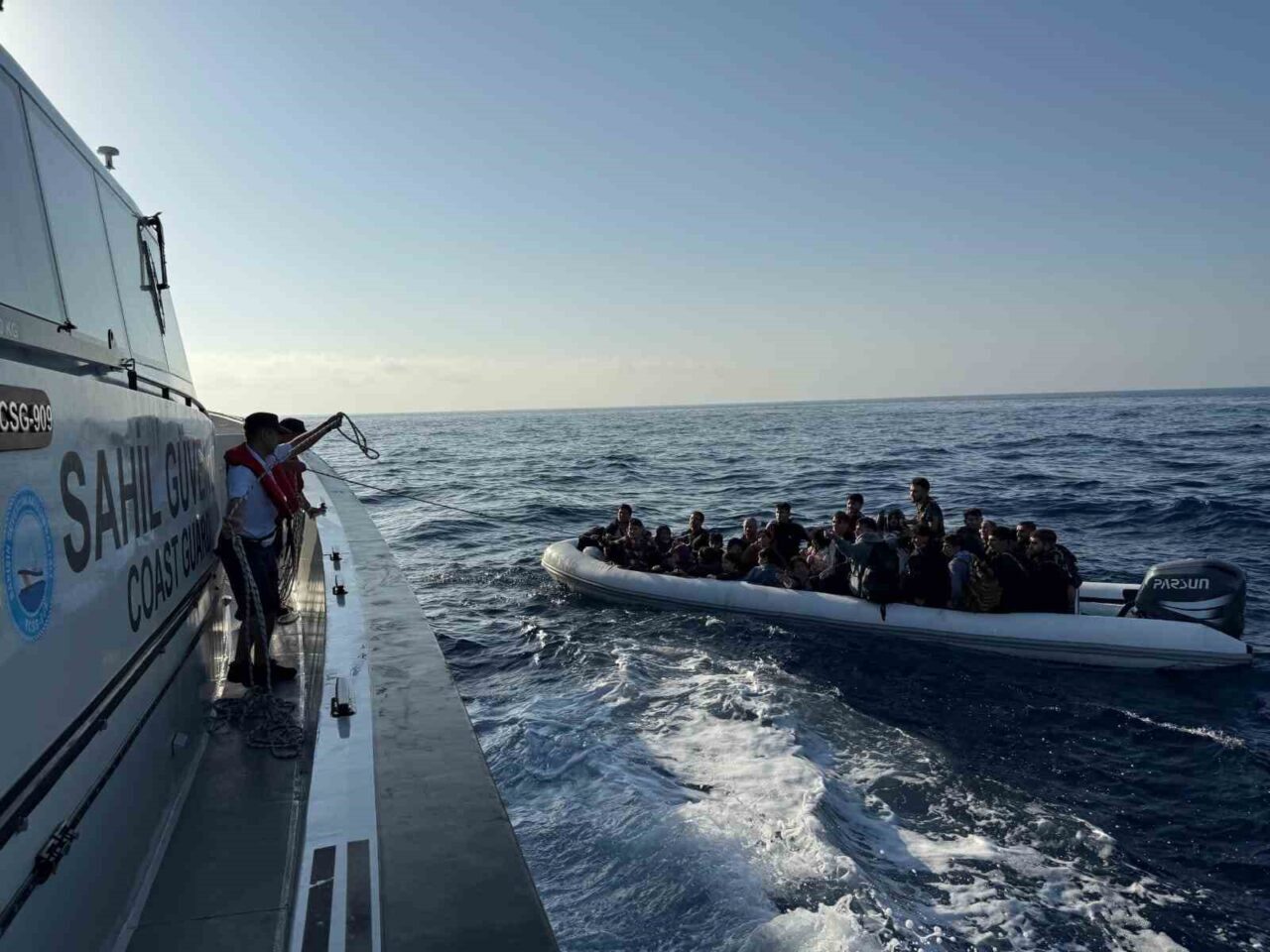 Aydın’ın Didim ilçesi açıklarında düzenlenen operasyonda 28 düzensiz göçmen ile