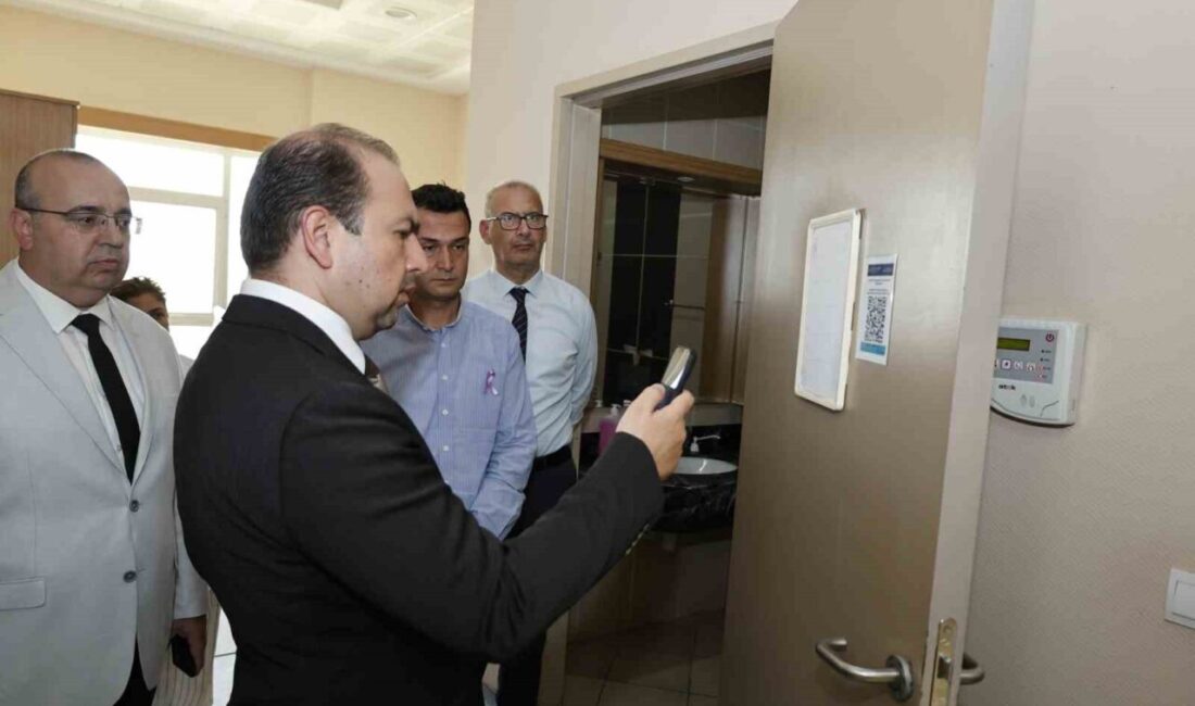 Sağlık Bakanlığı tarafından ülke genelinde yaygınlaştırılan ’QR Kod Temizlik Uygulaması’