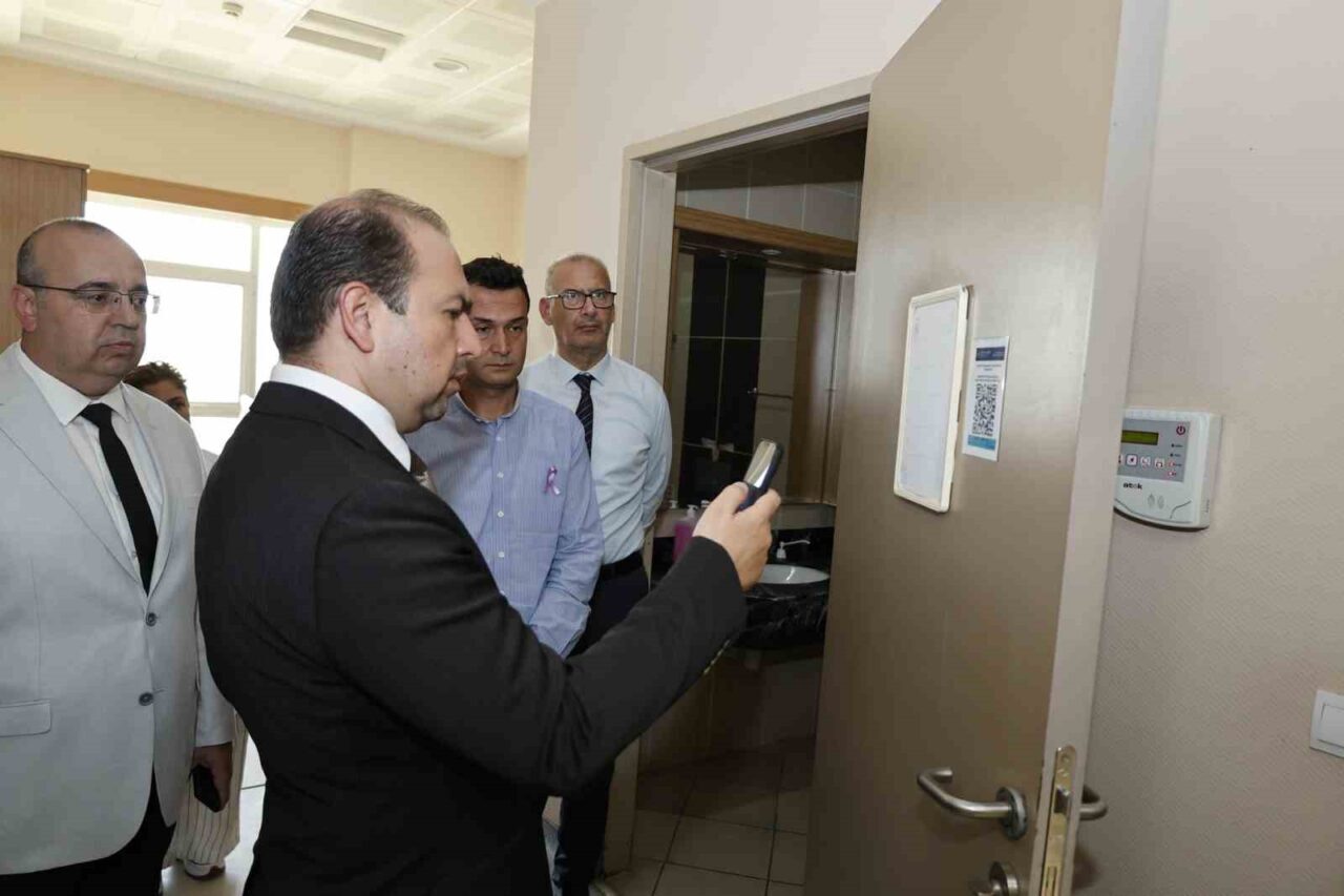 Sağlık Bakanlığı tarafından ülke genelinde yaygınlaştırılan ’QR Kod Temizlik Uygulaması’