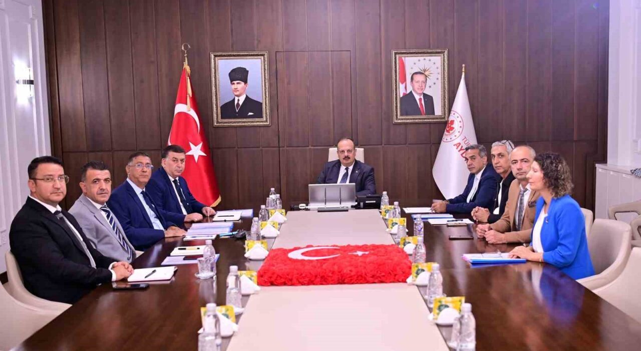 Aydın’da vatandaşların barınma ihtiyacına uzun vadeli çözümlerin görüşüldüğü toplantıda sosyal