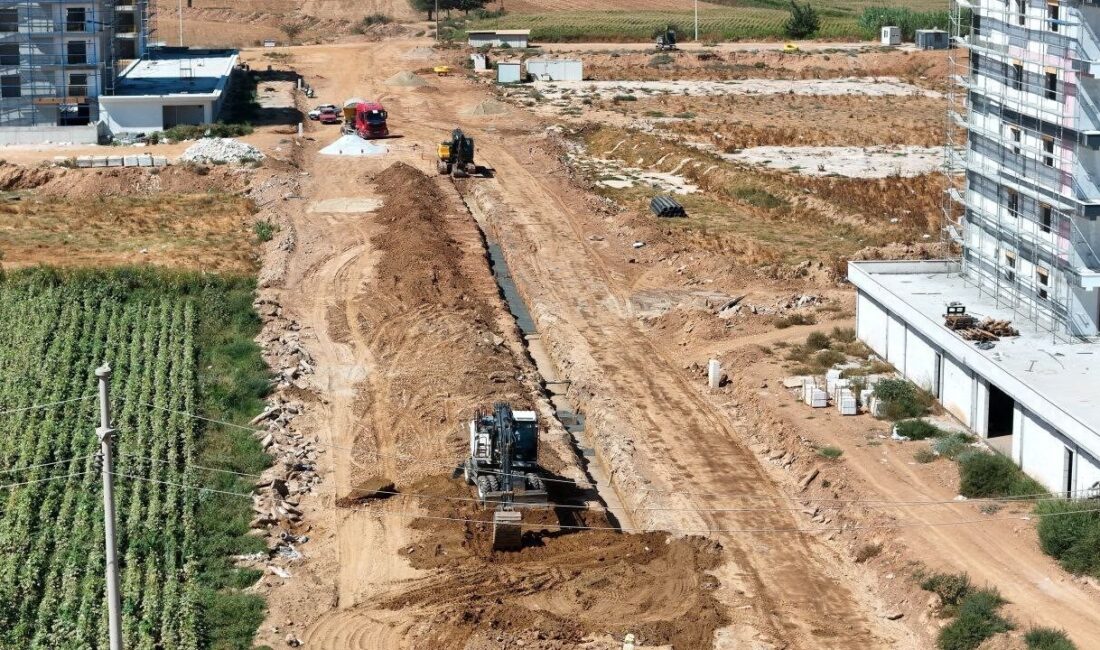 Aydın Büyükşehir Belediyesi, kent genelinde eş zamanlı olarak sürdürülen yol