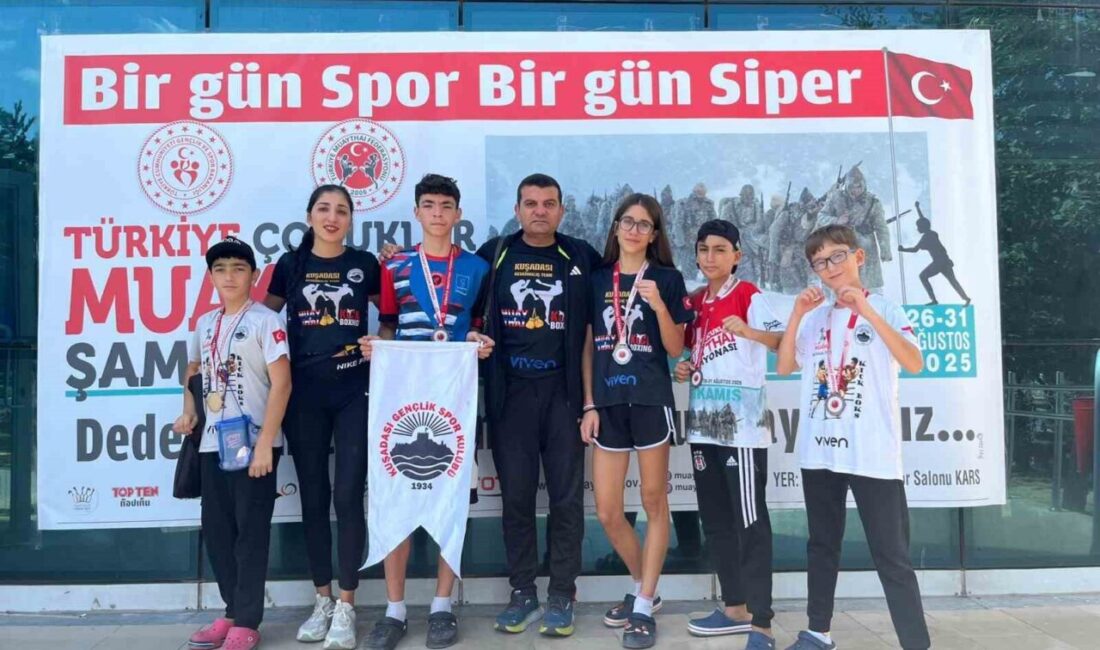 Kars’ta düzenlenen Muaythai Türkiye Şampiyonası’nda başarılı performanslarıyla dikkat çeken Aydınlı