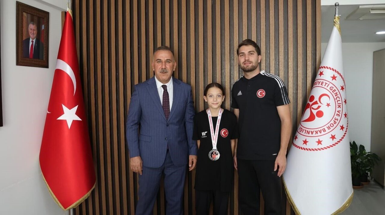 Aydınlı sporcu Nejla İnceoğlu, 5 bin 500 sporcunun katıldığı Minikler