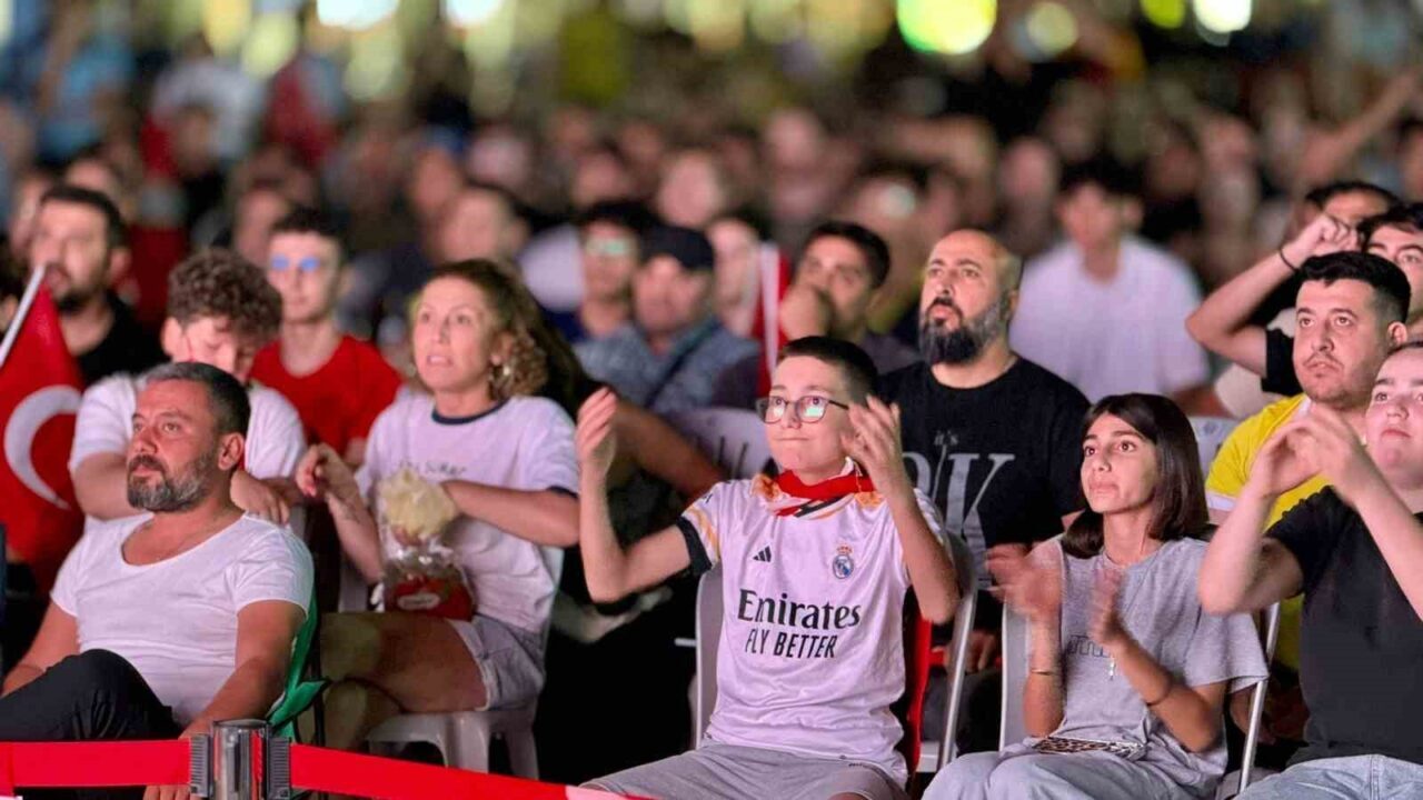 Avrupa Basketbol Şampiyonası finalinde Almanya ile karşılaşan Türkiye Basketbol Milli