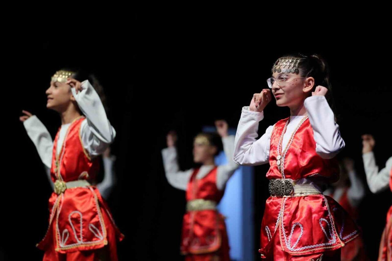 Aliağa Belediyesi Sanat Evi (ASEV), her yıl büyük ilgi gören