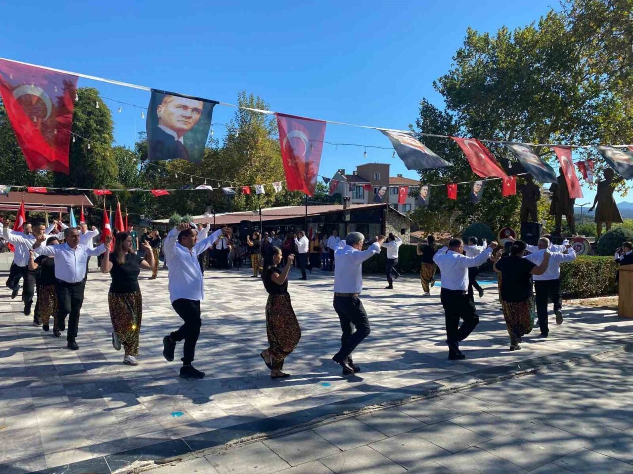 Ayvacık’ın düşman işgalinden kurtuluşunun 103. yıldönümü coşkuyla kutlandı. Ayvacık Atatürk