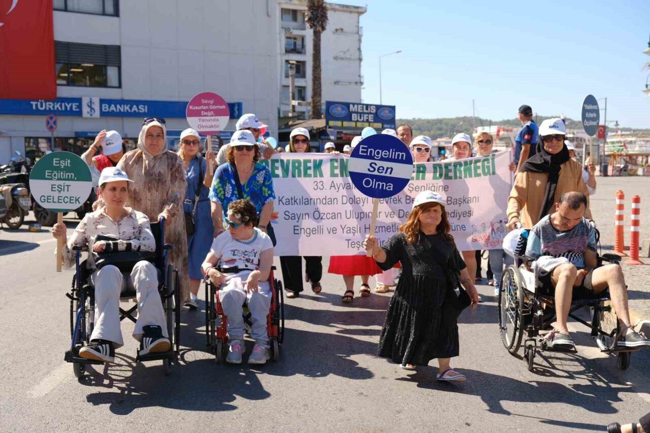 Balıkesir’in Ayvalık ilçesinde Türkiye Sakatlar Konfederasyonu’nca 33’üncü kez düzenlenen “Engelliler