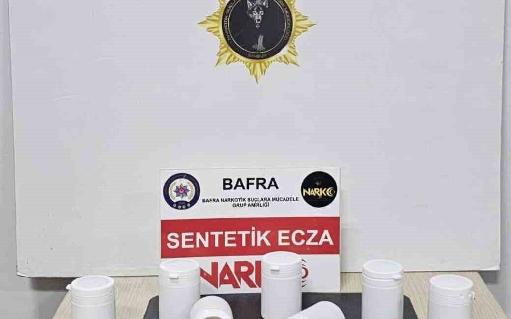 Samsun’un Bafra ilçesinde polis ekiplerince düzenlenen uyuşturucu operasyonunda iki kişi