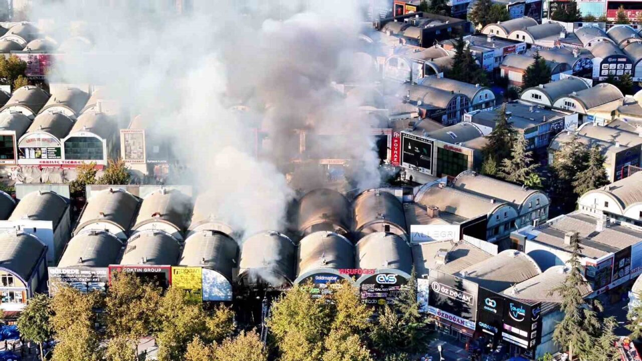 Bağcılar’da bulunan İstanbul Toptancılar Çarşısı’ndaki (İSTOÇ) bir malzeme dükkanında başlayan