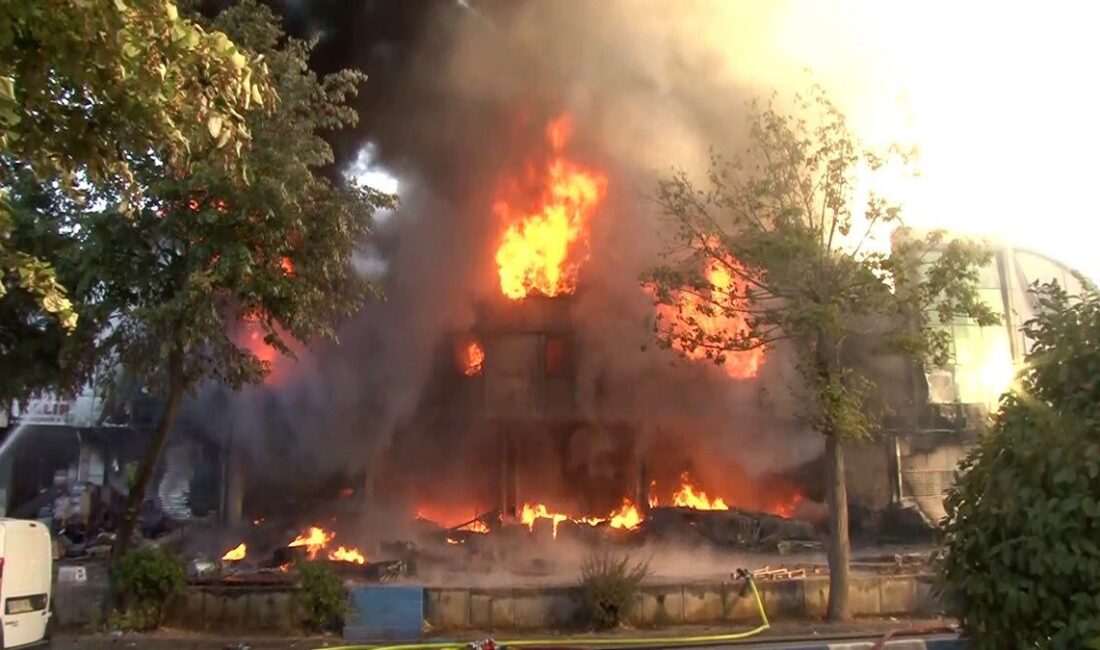 Bağcılar Mahmutbey Mahallesi’nde bulunan İstanbul Toptancılar Çarşısı’ndaki (İSTOÇ) bir iş