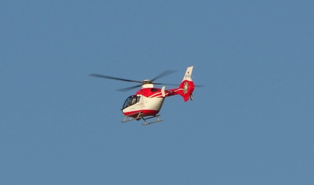 Bahçesaray’da bacağı kırılan bir genç, helikopter ambulansla Van Eğitim ve