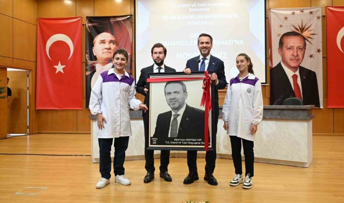 Denizli’ye bir dizi ziyaret gerçekleştirmek üzere gelen Enerji ve Tabii