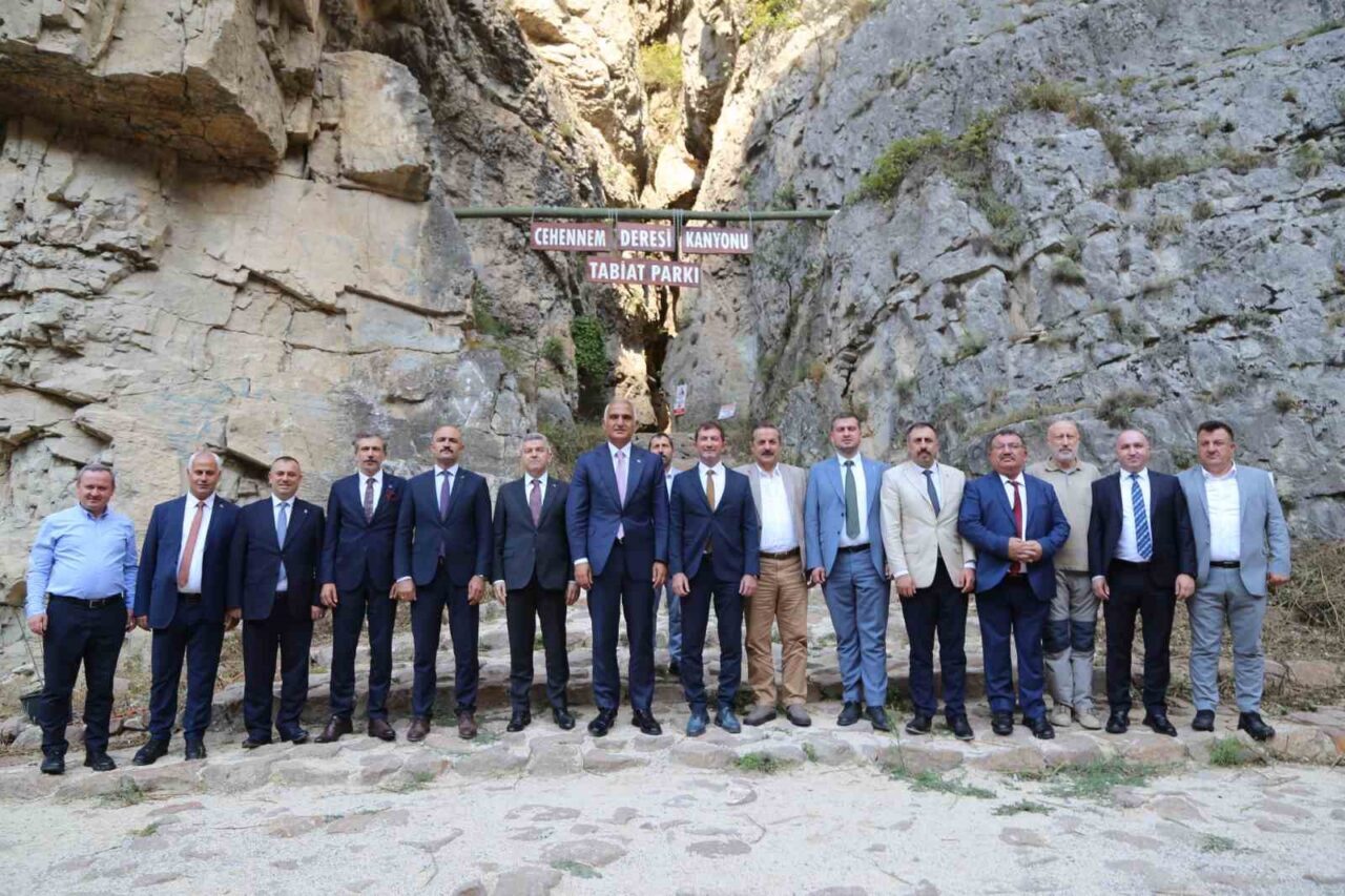 Kültür ve Turizm Bakanı Mehmet Nuri Ersoy, Artvin’in Ardanuç ilçesinde