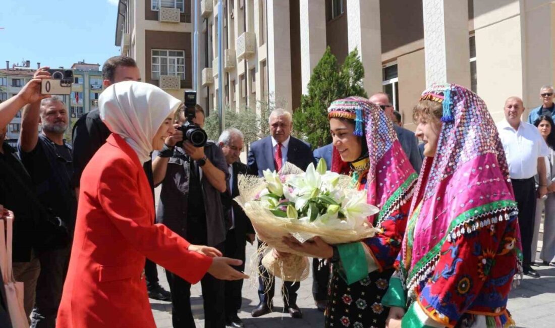 Aile ve Sosyal Hizmetler Bakanı Mahinur Özdemir Göktaş, Balıkesir’de temaslarda