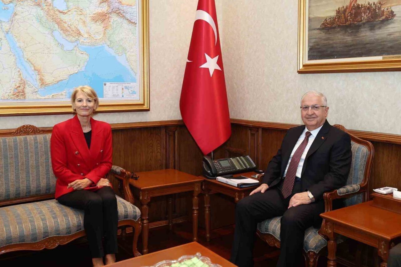 Milli Savunma Bakanı Yaşar Güler, İngiltere’nin Ankara Büyükelçisi Jill Morris’i