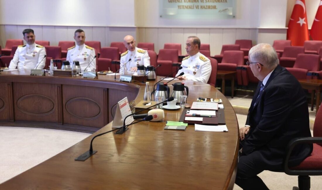 Milli Savunma Bakanı Yaşar Güler, Türk milletinin tarih boyunca denizlerdeki