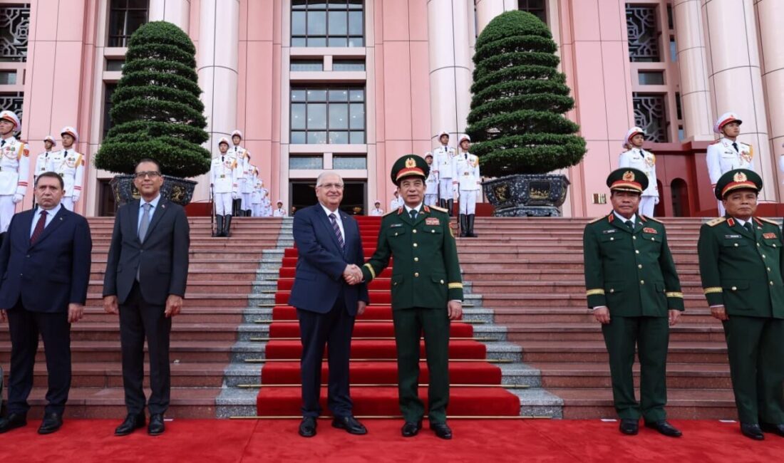 Milli Savunma Bakanı Yaşar Güler, Hanoi’de Vietnam Savunma Bakanı Phan