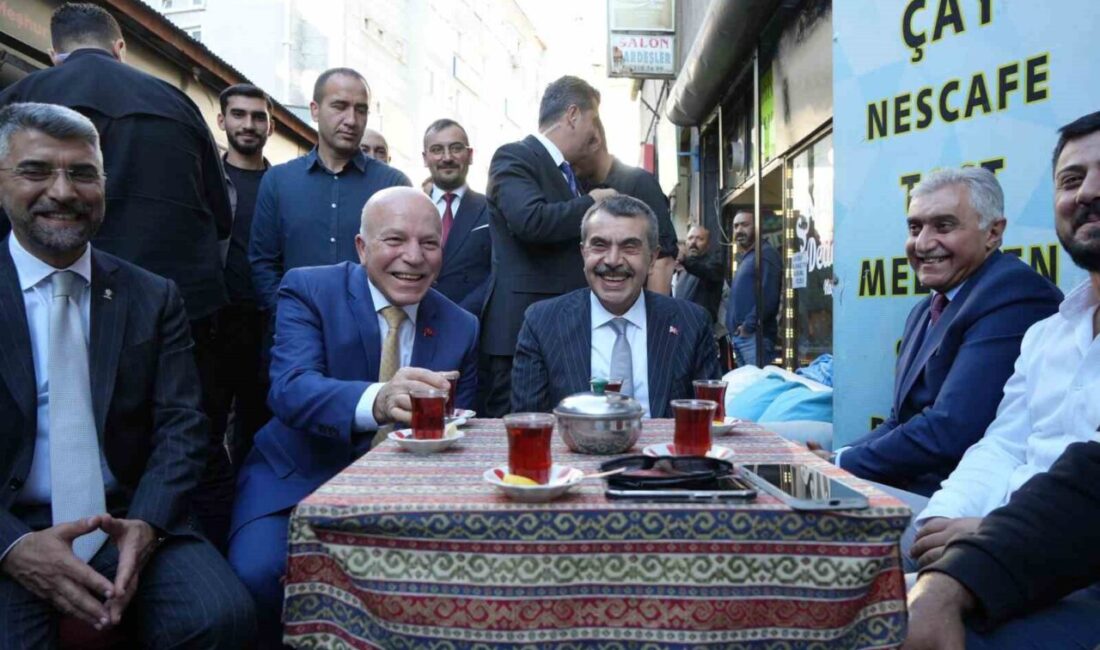 Milli Eğitim Bakanı Yusuf Tekin, Erzurumspor Futbol Kulübü’nü ziyaret etti,