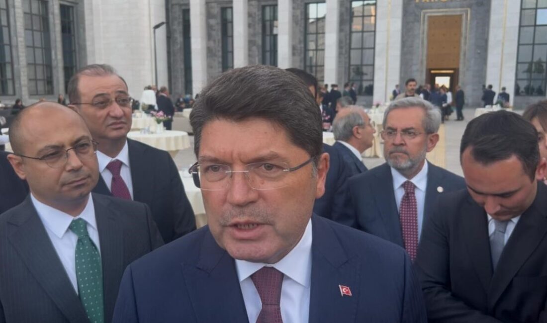 Adalet Bakanı Yılmaz Tunç, 2025-2026 adli yıl açılış resepsiyonunda gazetecilerin