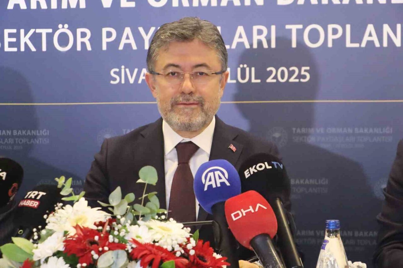 Sivas’ta katıldığı bir toplantıda konuşan Tarım ve Orman Bakanı İbrahim