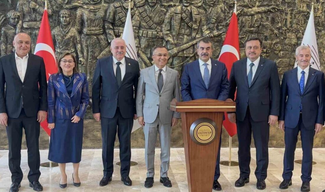 Milli Eğitim Bakanı Yusuf Tekin, çeşitli program ve toplantılara katılmak