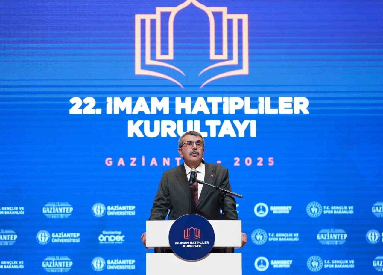 Milli Eğitim Bakanı Yusuf Tekin, Gaziantep’te katıldığı imam hatipliler kurultayında