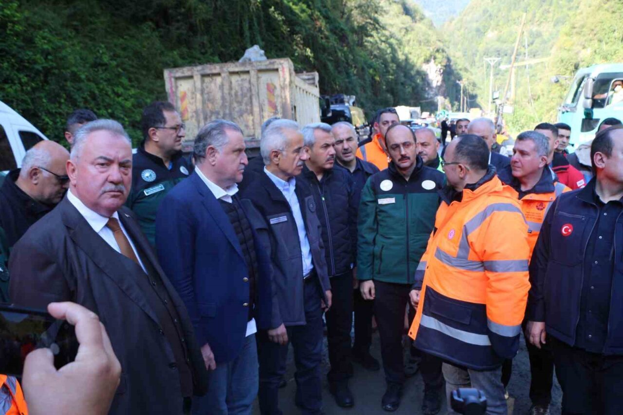 Ulaştırma ve Altyapı Bakanı Abdulkadir Uraloğlu ile Gençlik ve Spor