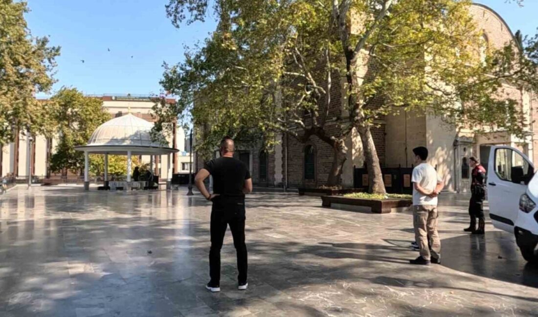 Balıkesir’in en eski tarihi yapılarından biri olan Zağnos Paşa Camii’nin