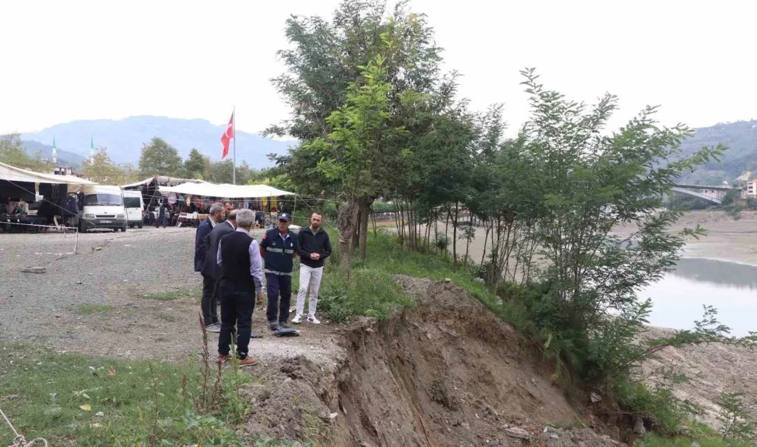 Samsun’un Ayvacık ilçesinde, Suat Uğurlu Barajı’nda su seviyesinin düşmesiyle birlikte