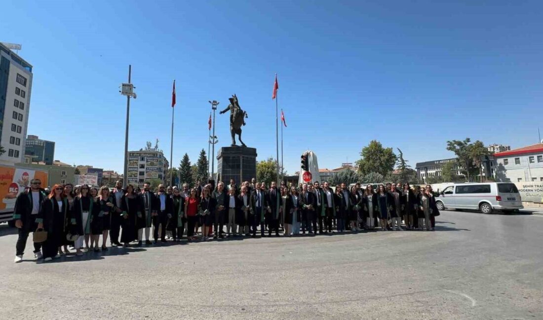 Niğde’de 2025-2026 adli yılı düzenlenen törenle açılırken, Niğde Barosu Başkanı