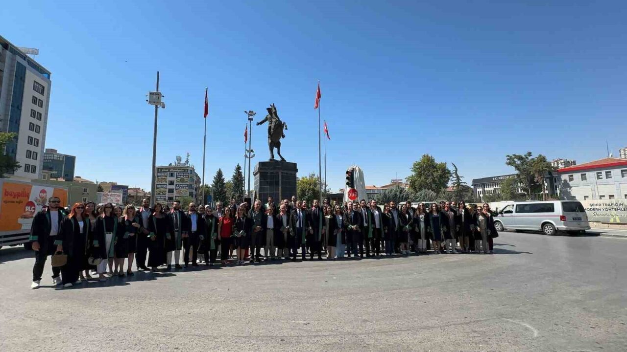 Niğde’de 2025-2026 adli yılı düzenlenen törenle açılırken, Niğde Barosu Başkanı