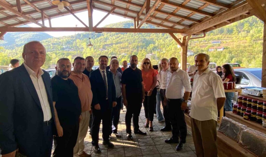 Bartın Üniversitesi (BARÜ) üreticiler ile bir araya geldiği Kumluca Bal