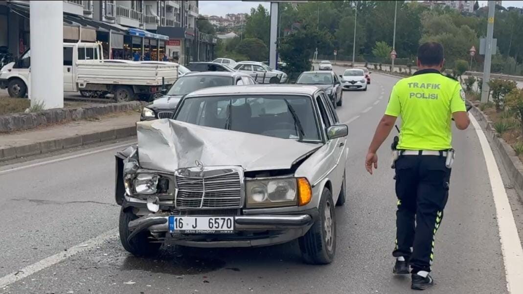 Bartın’da meydana gelen trafik kazasında 2 kişi yaralandı. Edinilen bilgiye
