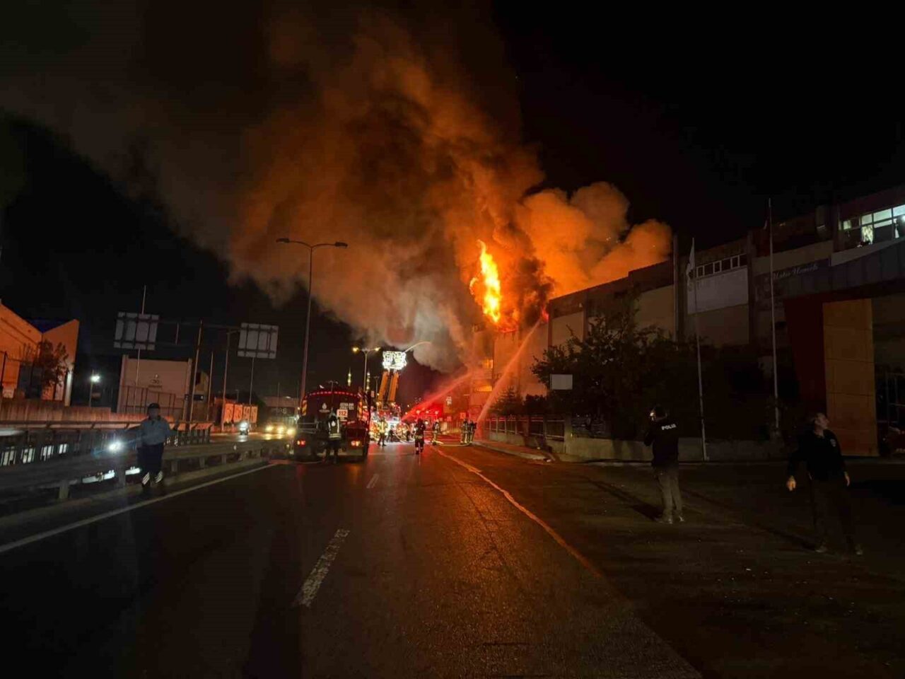 Başakşehir İkitelli Organize Sanayi Sitesi’nde bulunan ESOT Sanayi Sitesi’ndeki 2