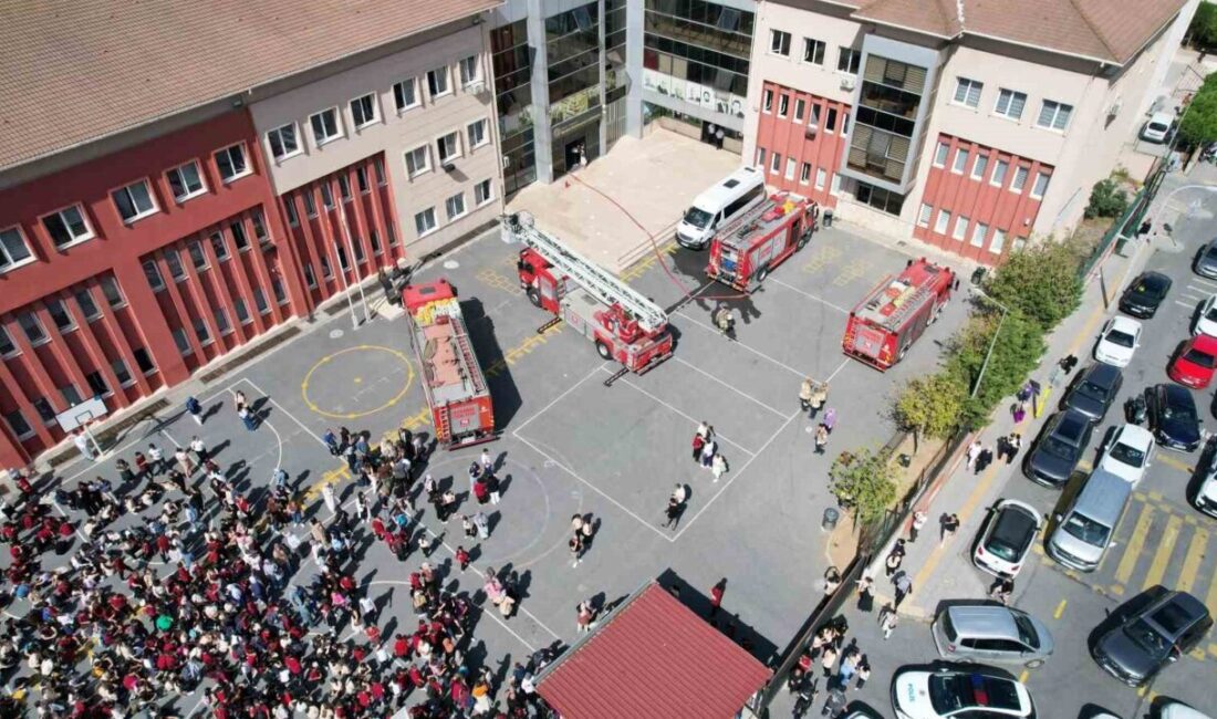 İstanbul’un Başakşehir’de bulunan İBB Şair Erdem Beyazıt Ortaokulu’nun kantininde yangın
