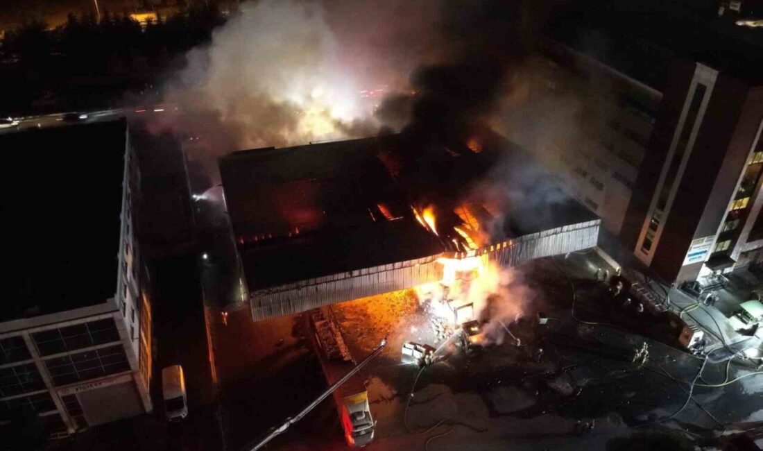 Başakşehir İkitelli Organize Sanayi Bölgesi’nde bir sevkiyat deposunda yangın çıktı.