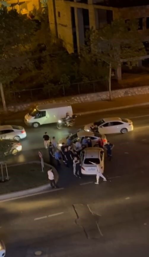 İstanbul Başakşehir’de iki sürücü arasında yol verme meselesi nedeniyle çıkan