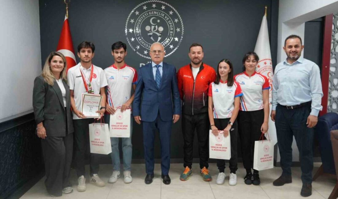 DÜZCE(İHA) –Türkiye’de şampiyonalarında elde ettikleri derecelerle dikkat çeken oryantiring sporcularını
