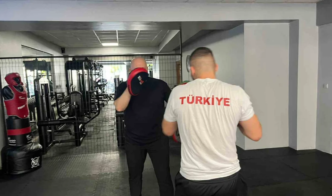 Eskişehirli genç kick boksçu İbrahim Pusat Baş, genç kategorilerde elde