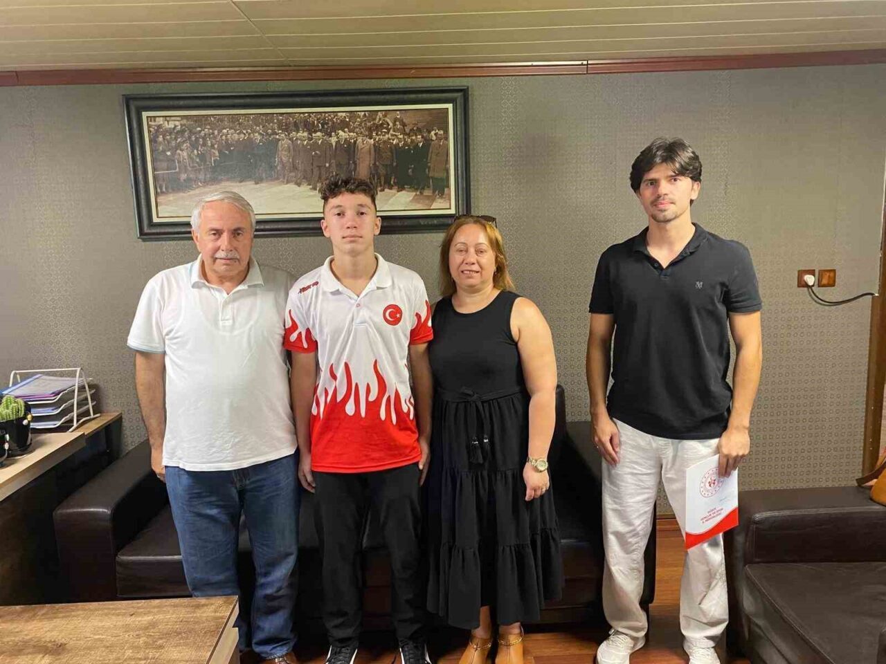 Düzceli İki sporcu eğitim bursu ile özel okullarda eğitim hayatına